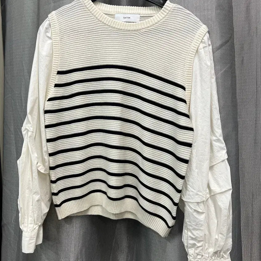 [SOLD OUT] SATIN 스트라이프 니트 셔츠 레이어드
