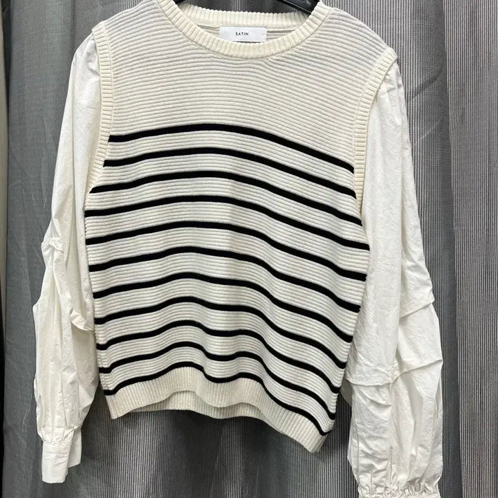 [SOLD OUT] SATIN 스트라이프 니트 셔츠 레이어드