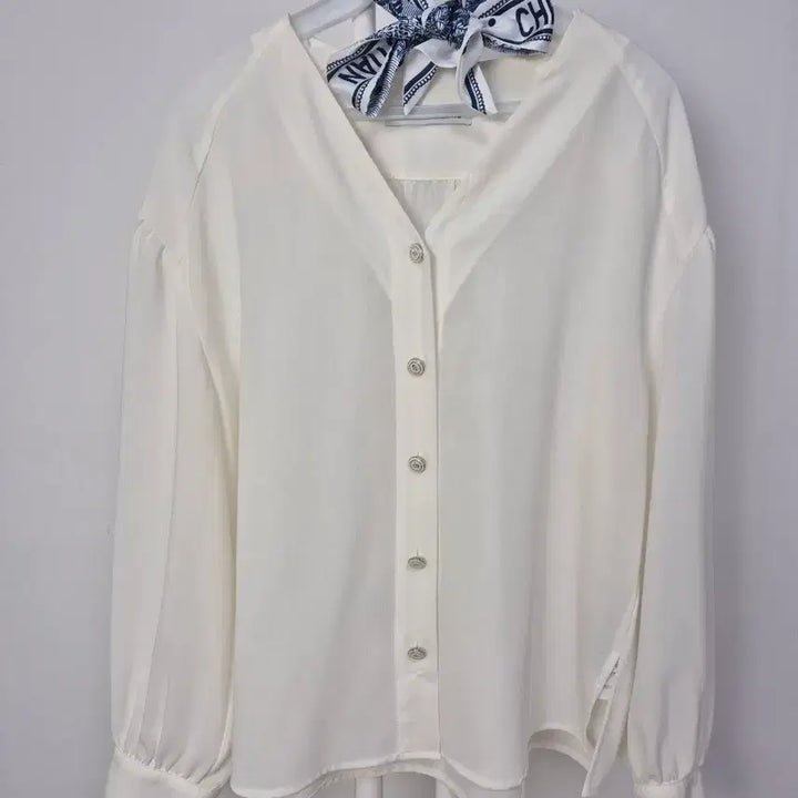 [BUNJANG] LUCKY CHOUETTE 21SS Ivory Puff Blouse + Scarf Set / 21SS 럭키슈에뜨 아이보리 퍼프 블라우스 + 스카프 세트