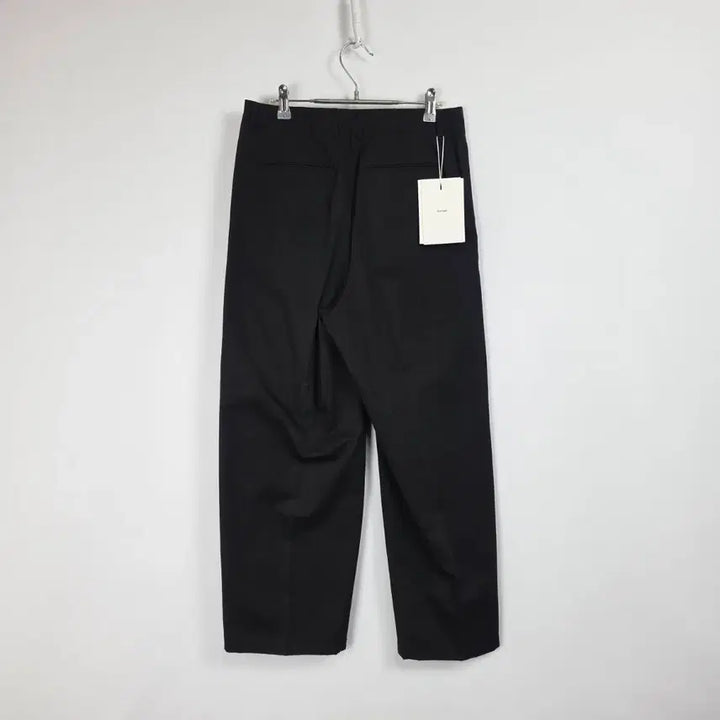 [BUNJANG] PTRY Black Two-Tuck Span Wide Pants Men&