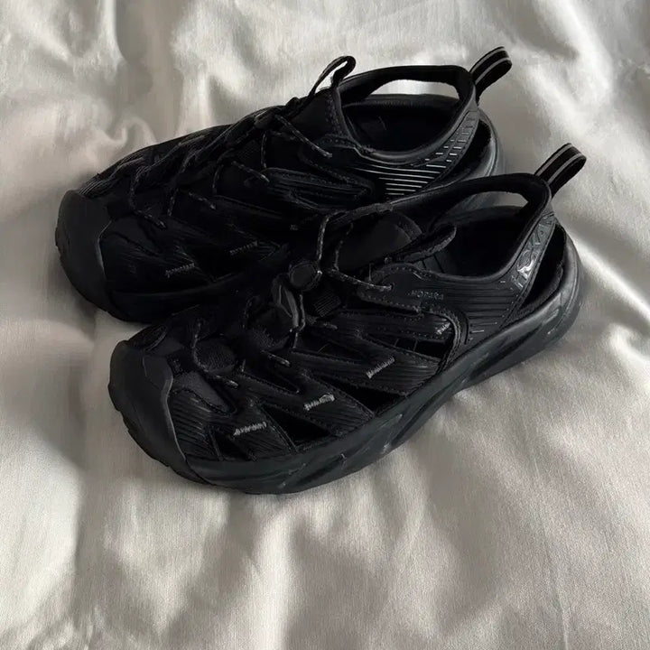 [BUNJANG] Hoka Hopara Triple Black Sneakers (Size 235) / [235] 호카 호파라 블랙