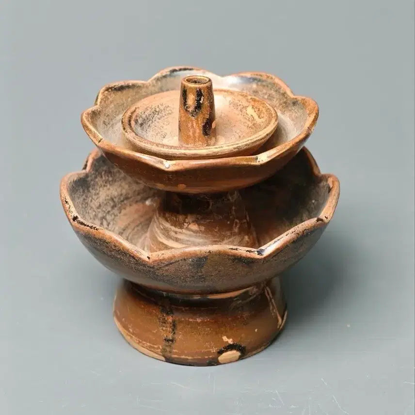 [BUNJANG] Authentic Five Dynasties and Ten Kingdoms Period Yellow Glaze Double-Layered Oil Lamp Excavated Chinese Ceramic Antique Collectible / [진품] 오대십국 황갈유 이층 등잔 출토품 중국도자기 골동품 수집품