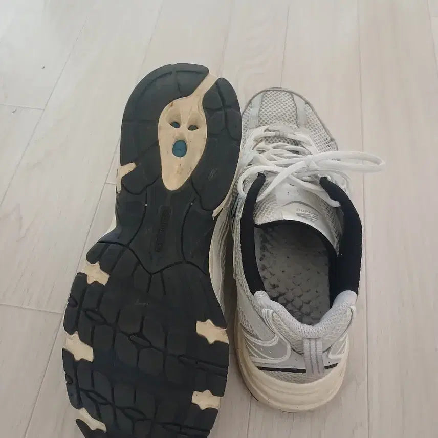 [BUNJANG] New Balance 530 White Grey Shoes (265) / 뉴발란스 530 화이트그레이 265