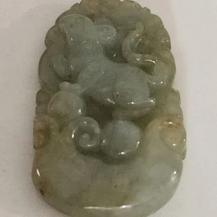 [BUNJANG] Chinese Jade Carving Art Object / 천연옥 높이4cm폭2.4cm천연옥빛깔이 돋보이는 예술작품 중국도자기
