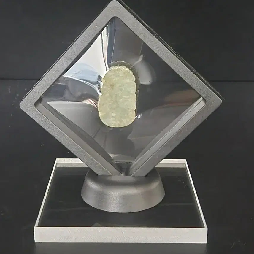 [BUNJANG] Chinese Jade Carving Art Object / 천연옥 높이4cm폭2.4cm천연옥빛깔이 돋보이는 예술작품 중국도자기