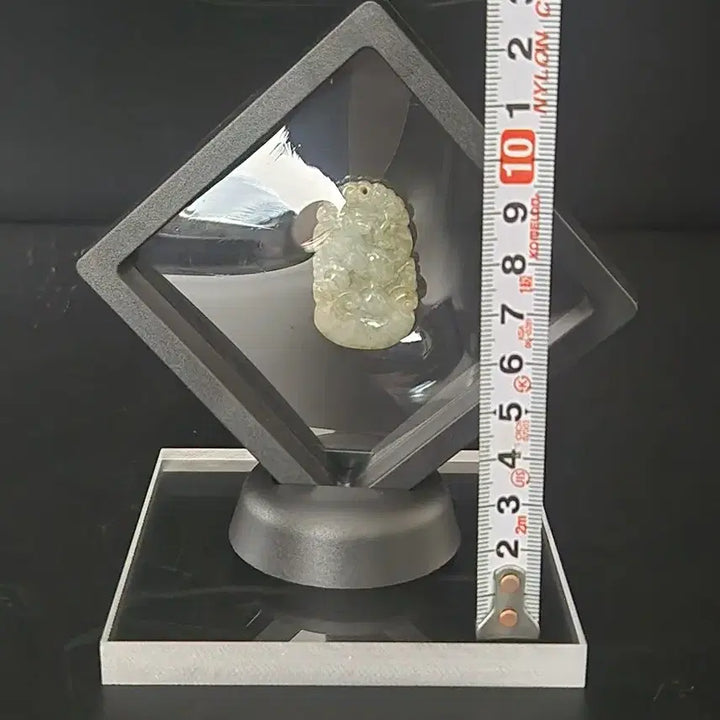 [BUNJANG] Chinese Jade Carving Art Object / 천연옥 높이4cm폭2.4cm천연옥빛깔이 돋보이는 예술작품 중국도자기