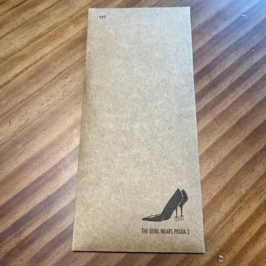 [BUNJANG] The Devil Wears Prada 2 TTT Set / 악마는 프라다를 입는다2 TTT 1개 팝니다