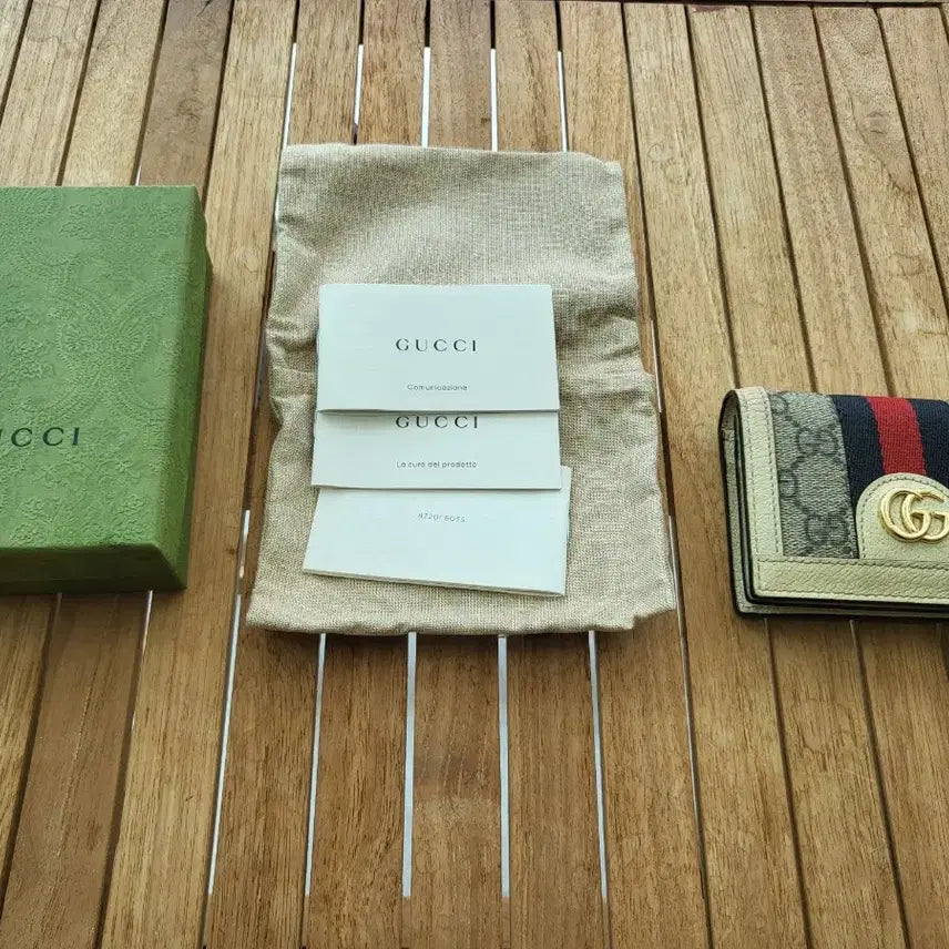[SOLD OUT] 구찌 오피디아 523155 여성 반지갑