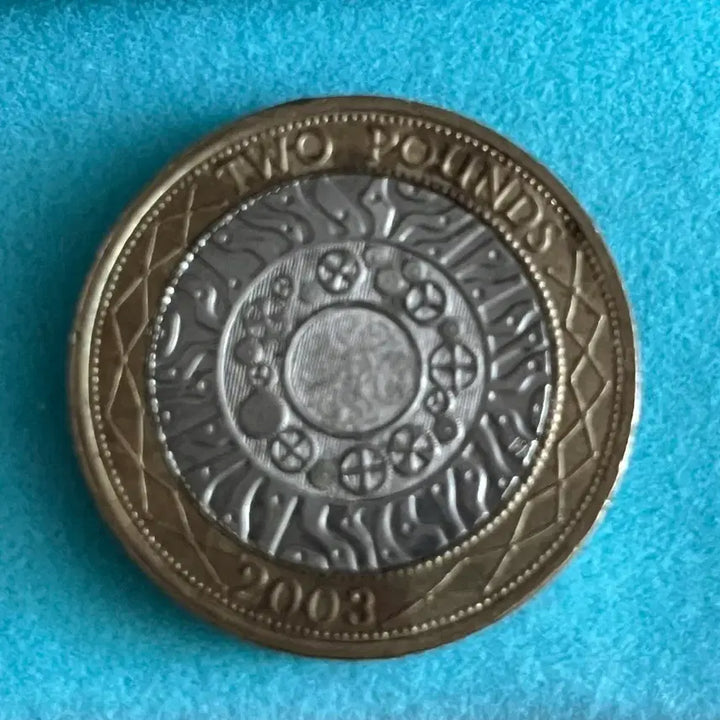 [BUNJANG] United Kingdom Elizabeth II 2 Pound Coin 2003 / 영국 엘리자베스 2세 2파운드 주화 2003
