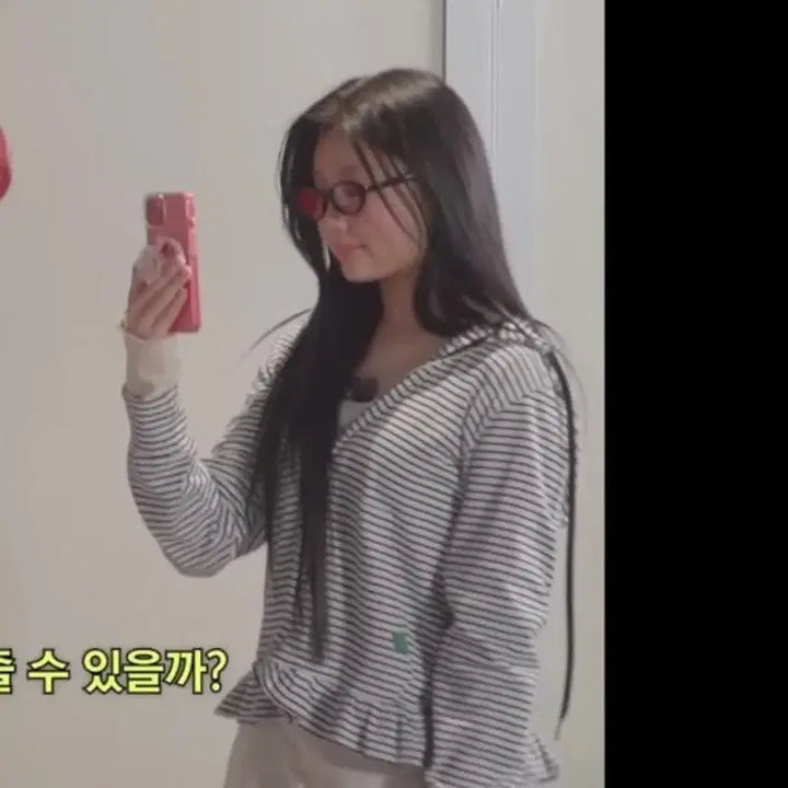 [BUNJANG] No Contents Frill Hoodie Zip-Up / 노컨텐츠 프릴 후드집업 원희 착용 >   .<