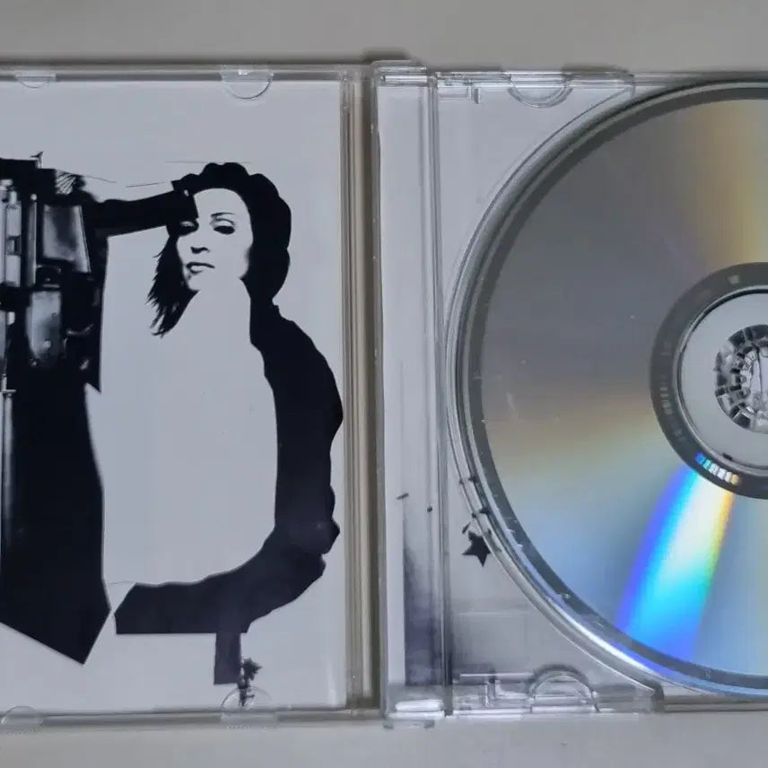 [BUNJANG] Madonna American Life (Unsealed CD) / 마돈나 9집 American Life (개봉 CD)