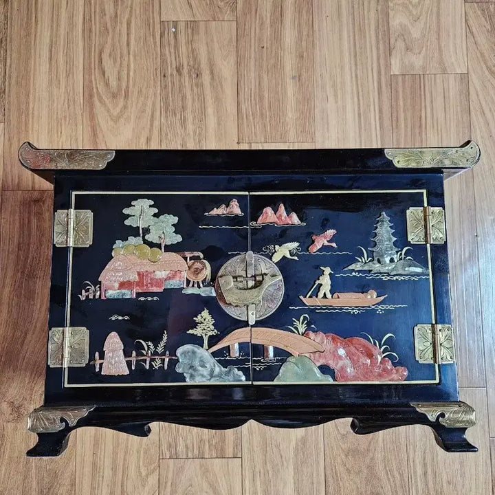 [BUNJANG] Antique Mother-of-Pearl Lacquer Display Cabinet / 골동품 자개 옻칠  장식장