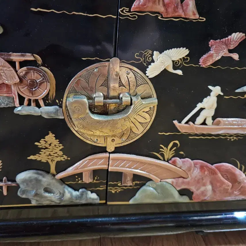[BUNJANG] Antique Mother-of-Pearl Lacquer Display Cabinet / 골동품 자개 옻칠  장식장