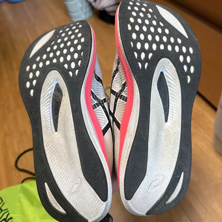 [BUNJANG] Asics Magic Speed Running Shoes (260mm) / 아식스 매직스피드 260