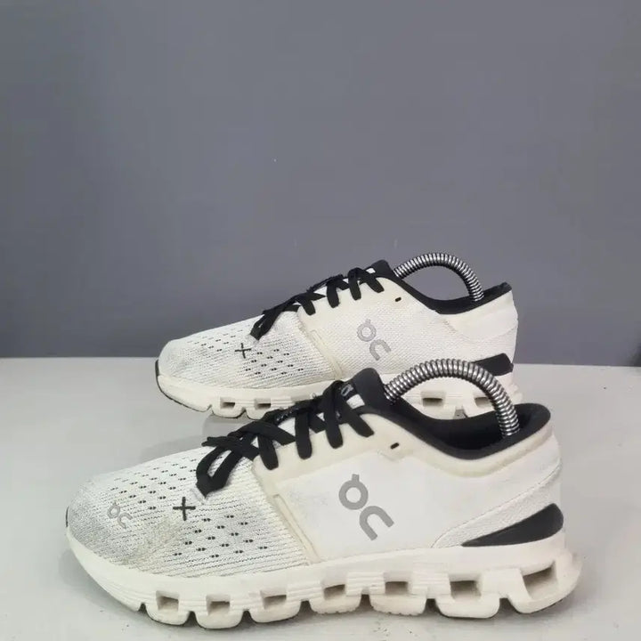 [BUNJANG] On Running Cloud X4 White Vintage Sneakers / 효자빈티지 230 온러닝 클라우드 x4 화이트