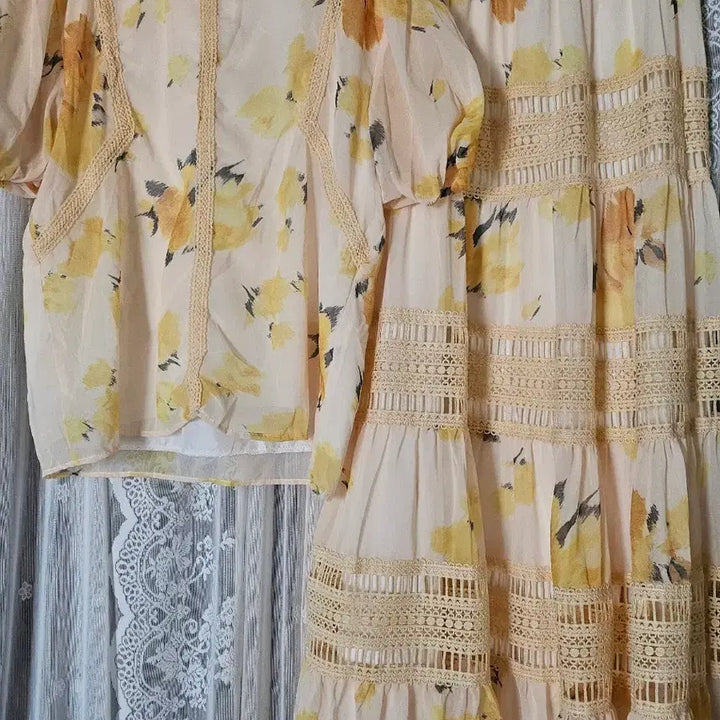 [BUNJANG] Floral Lace Two-Piece Set - Blouse and Skirt / 여성 여리여리 셋업