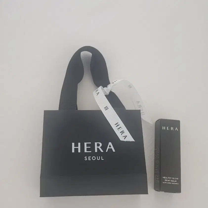 [BUNJANG] Hera Healthy Glow Dewey Balm Stick (New, Gift Wrapped) / 헤라 헬시 글로우 듀이밤 스틱 (선물포장 그대로인 새제품)