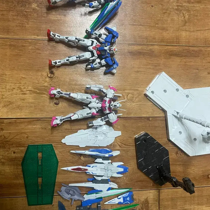[BUNJANG] Bandai Gundam RG 00 Raiser Model Kit with Action Bases / (액션베이스1,2서비스) 건담프라모델