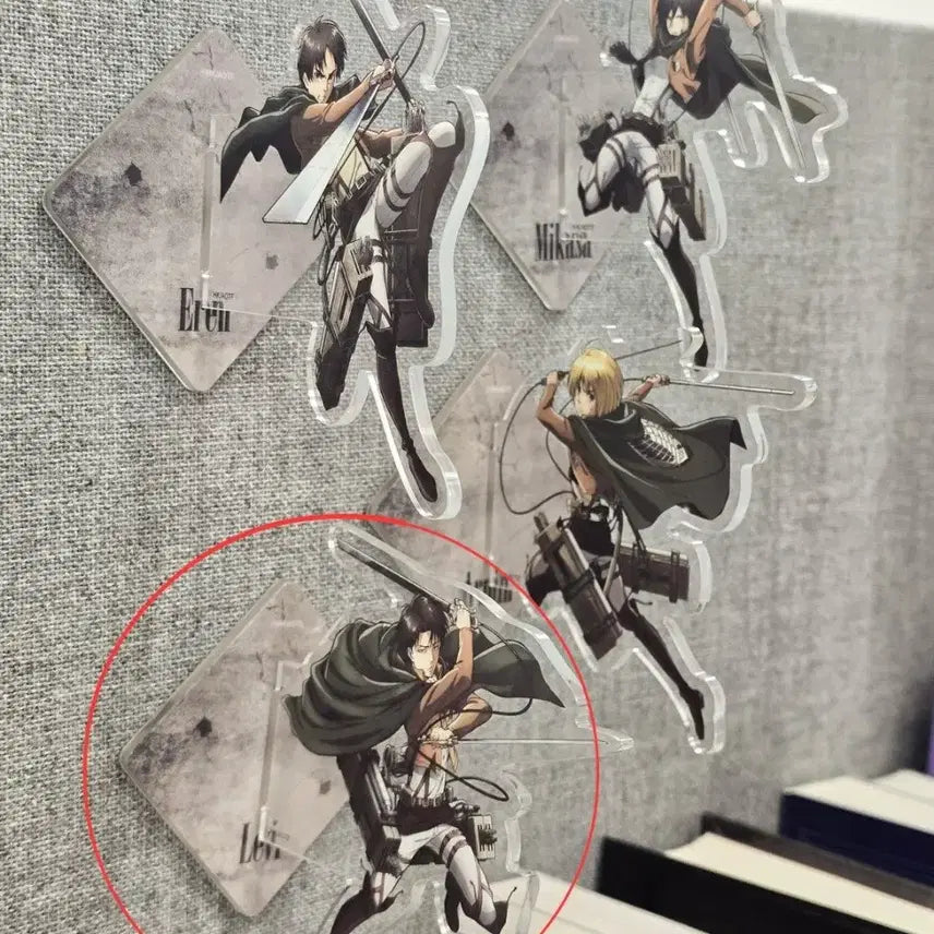 [BUNJANG] Attack on Titan Levi 3D Maneuver Gear Magnet Acrylic Stand (Sealed) / [미개봉] 진격의거인/진격거 입체기동 마그넷/자석 아크릴 스탠드: 리바이
