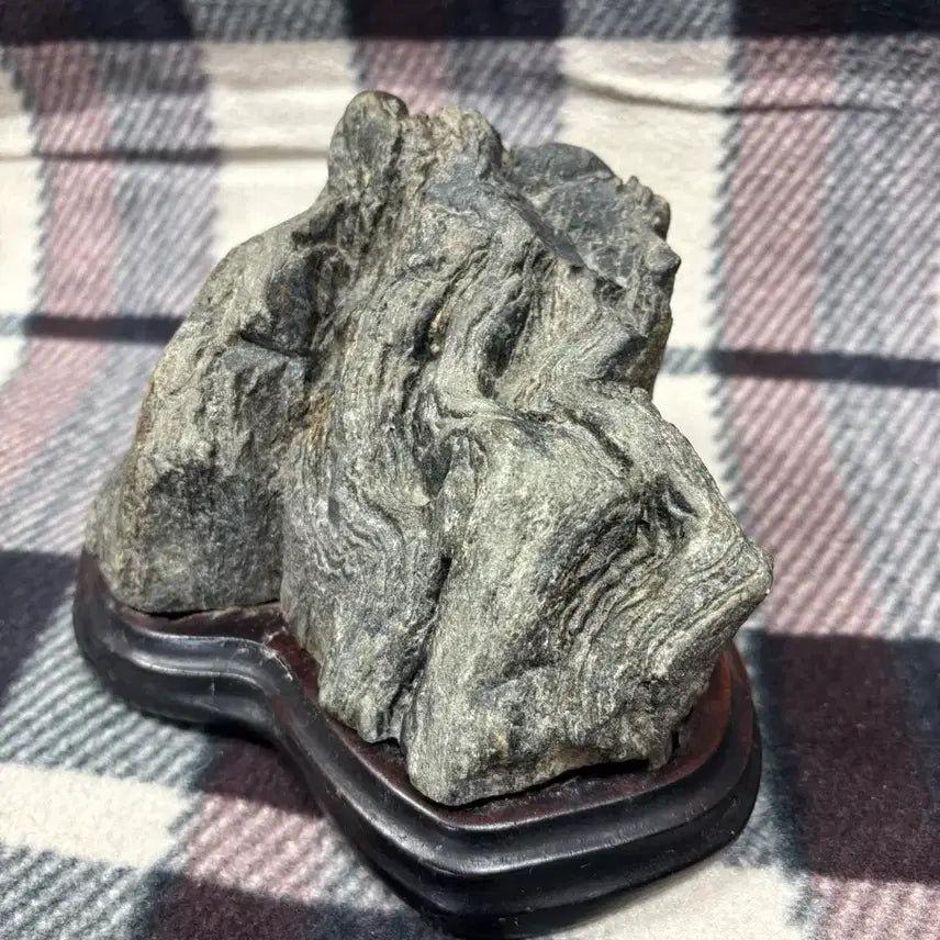 [BUNJANG] Hand-Carved Stone Art with Wooden Stand / 산수경석