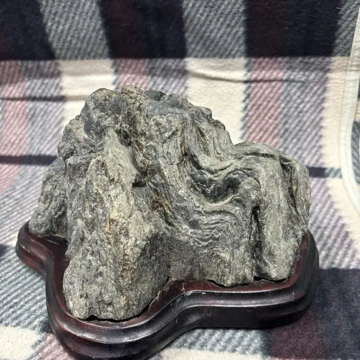 [BUNJANG] Hand-Carved Stone Art with Wooden Stand / 산수경석