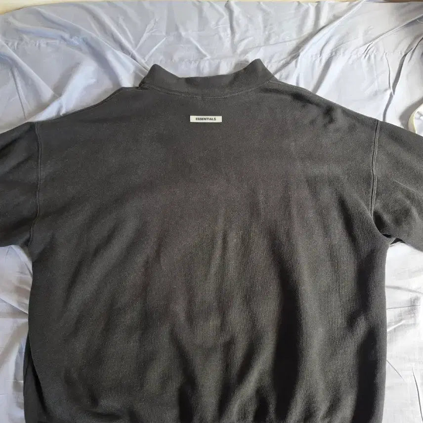 [BUNJANG] Fear of God Essentials Black Fleece Turtleneck Sweatshirt / 에센셜 블랙 기모 터틀넥 맨투맨