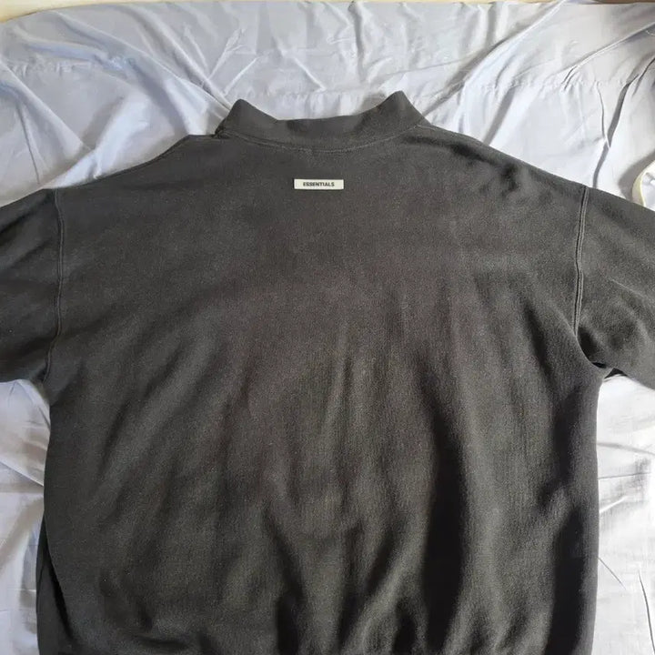 [BUNJANG] Fear of God Essentials Black Fleece Turtleneck Sweatshirt / 에센셜 블랙 기모 터틀넥 맨투맨
