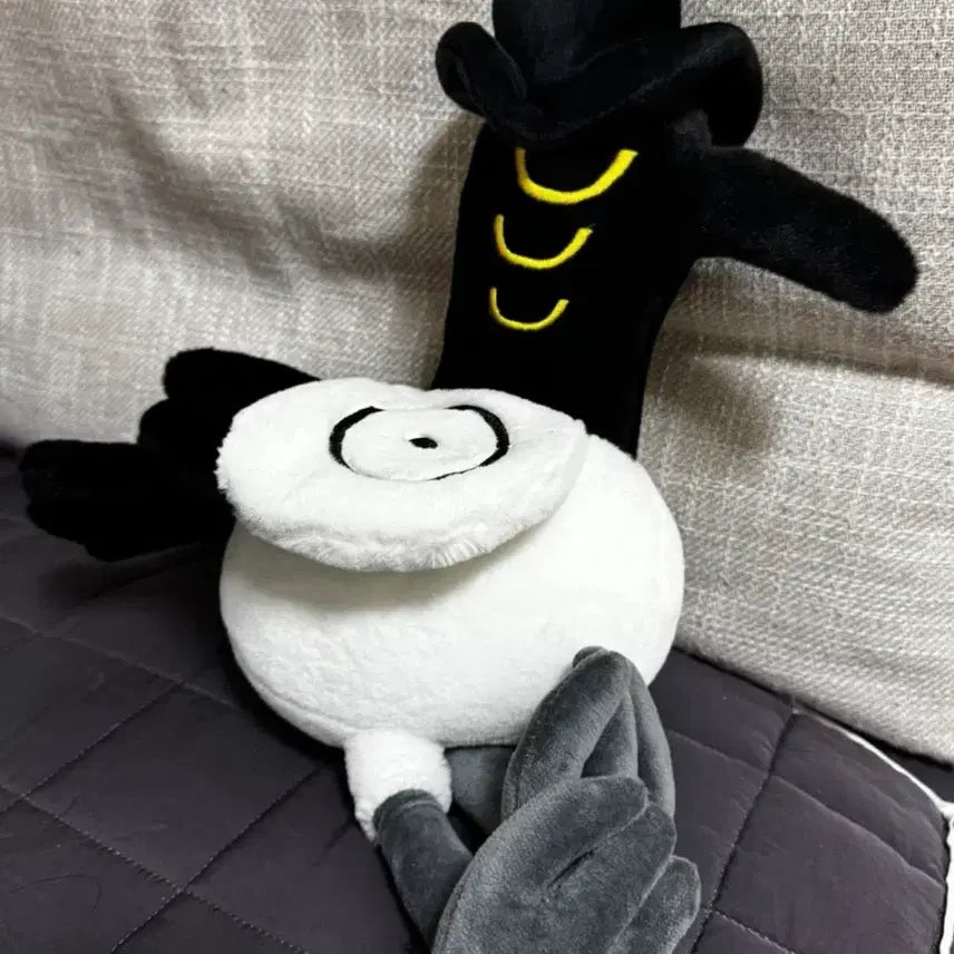 [BUNJANG] KDH K-Pop Demon Hunters Kkachi Medium Plush / 케데헌 케이팝데몬헌터스 까치 중형 인형