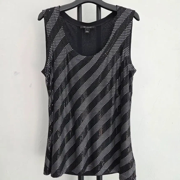 [BUNJANG] ST. JOHN Striped Sleeveless T-Shirt / 정품 센존 ST.JOHN 스트라이프 민소매 티셔츠