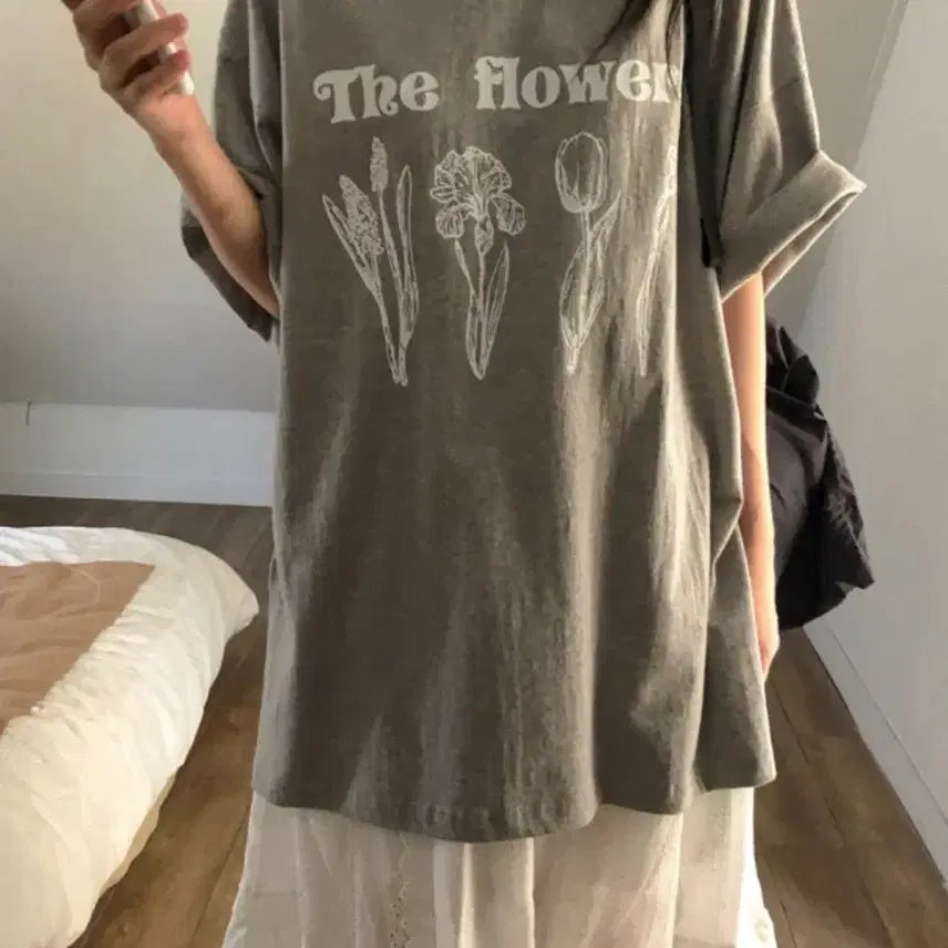 [BUNJANG] Spring Comma Tulle Flower Printing T-shirt Gray / 스프링콤마 튤리 플라워프린팅티셔츠 그레이