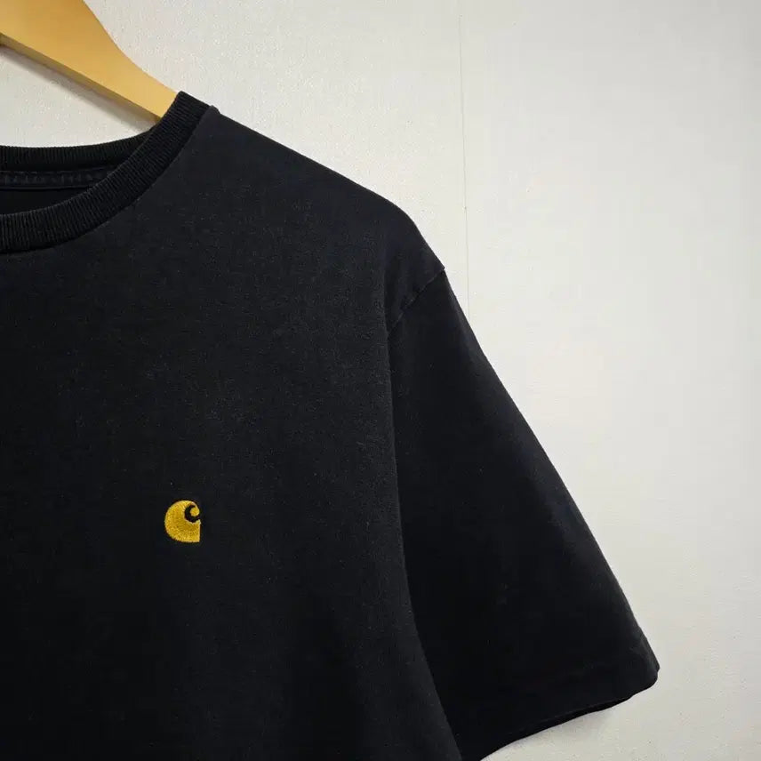 [BUNJANG] Carhartt WIP Chase Small Logo T-Shirt Black / L) 칼하트 WIP 체이스 스몰로고 반팔티 블랙
