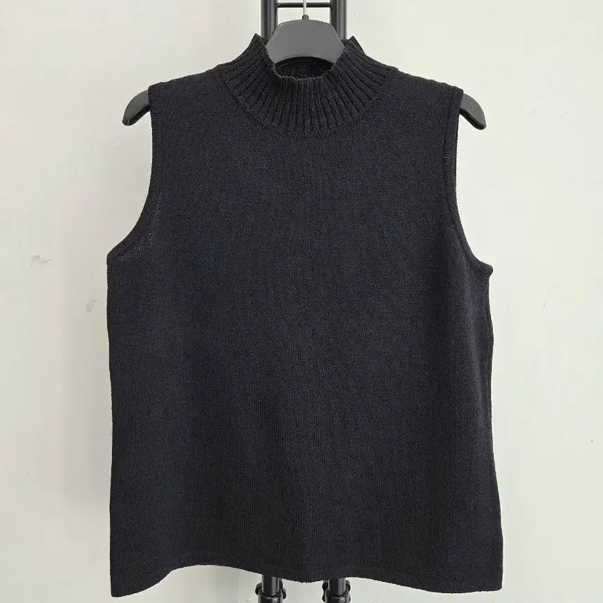 [BUNJANG] ST. JOHN Mock Neck Sleeveless Knit / 정품 센존 ST.JOHN 반목폴라 민소매 니트