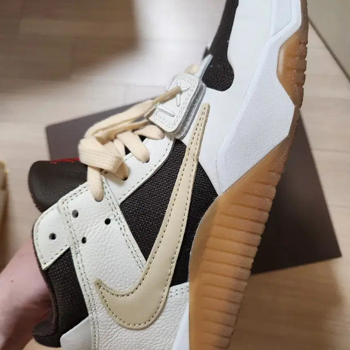 [BUNJANG] Nike Air Jordan 1 High OG Dark Mocha / 285 스캇 나이키 점프맨 세일 앤 다크 모카