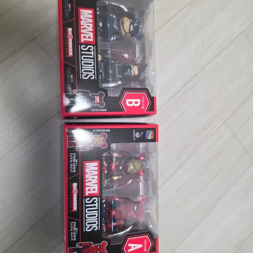[BUNJANG] Happy Kuji Bearbrick Marvel Series A &amp; B Sealed / (미개봉) 해피쿠지 베어브릭 마블 A상 B상