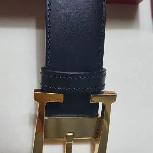 [BUNJANG] Cartier C Deco Gold Buckle Reversible Leather Belt / 까르띠에 C 데코 금장 양면 가죽 벨트