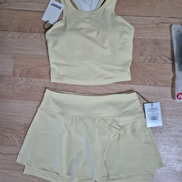[BUNJANG] ENAVANT Butter Color Bra Top and Skirt Pants Set / [새상품]ENAVANT 에나반트 브라탑 + 치마바지 세트/버터색
