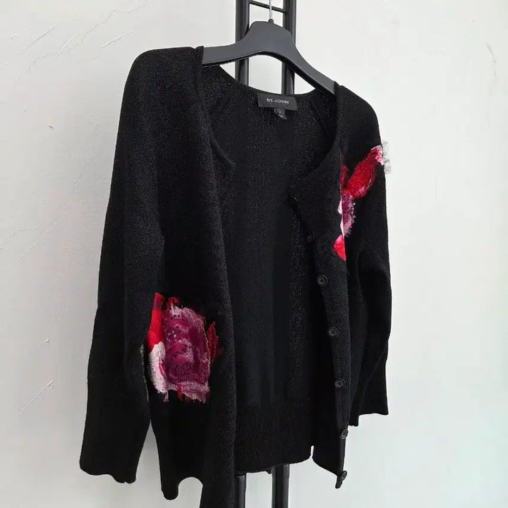 [BUNJANG] ST. JOHN Flower Embroidered Cardigan / 정품 센존 ST.JOHN 꽃 자수 가디건