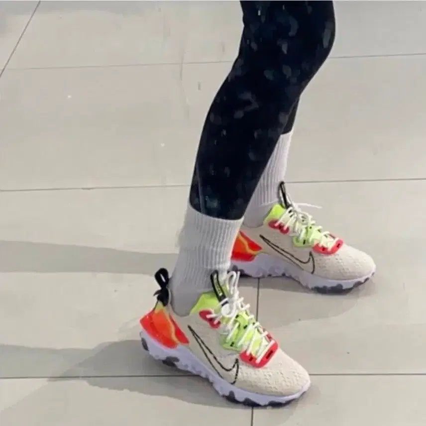 [BUNJANG] Nike React Vision Orange Volt Running Shoes (235mm) / 나이키(Nike) 리엑트 비전 오렌지볼트 러닝화 235size