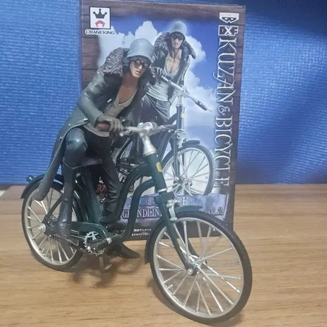 [BUNJANG] One Piece Aokiji Kuzan Bicycle Figure / 번개장터최저가 원피스 쿠잔 아오키지 자전거 피규어