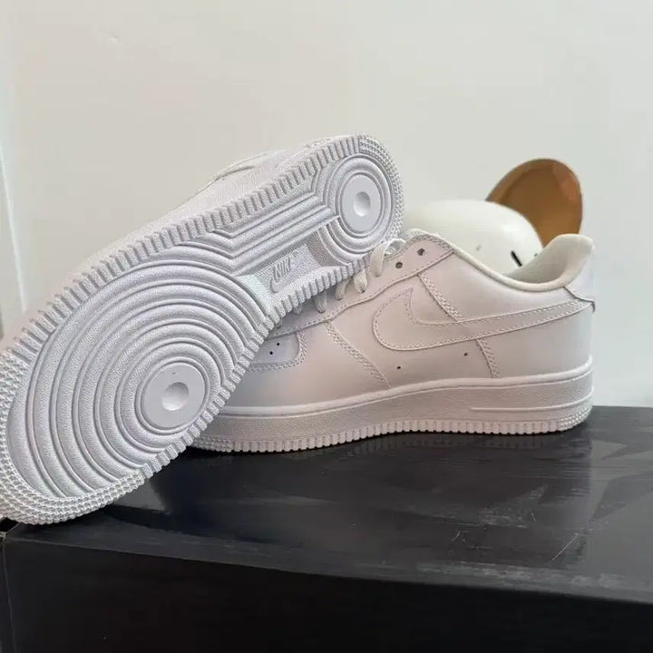[BUNJANG] Nike x Supreme Air Force 1 Low White (265mm) / 나이키 x 슈프림 에어포스 1 로우 화이트 265MM