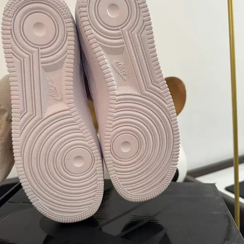 [BUNJANG] Nike x Supreme Air Force 1 Low White (265mm) / 나이키 x 슈프림 에어포스 1 로우 화이트 265MM