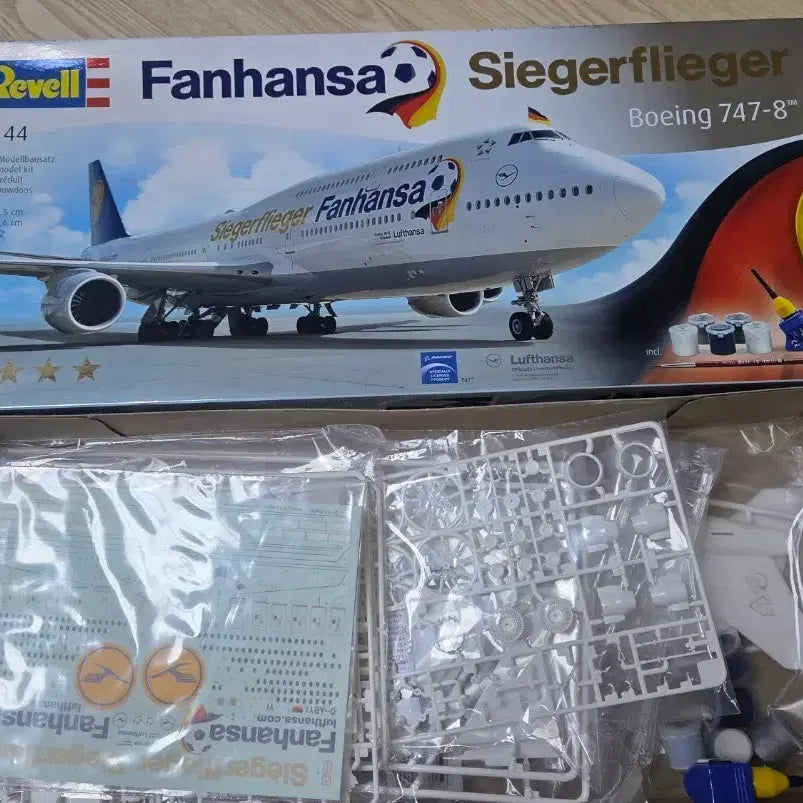 [BUNJANG] Level 1:144 Boeing 747-8 Lufthansa Passenger Jet Model Kit / 레벨 1:144 보잉 747-8 lufthansa 여객기 모형