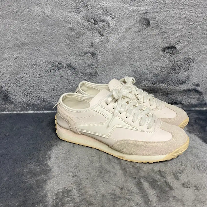[BUNJANG] JILLSTUART Sneakers Size 250 / 질스튜어트 스니커즈 250