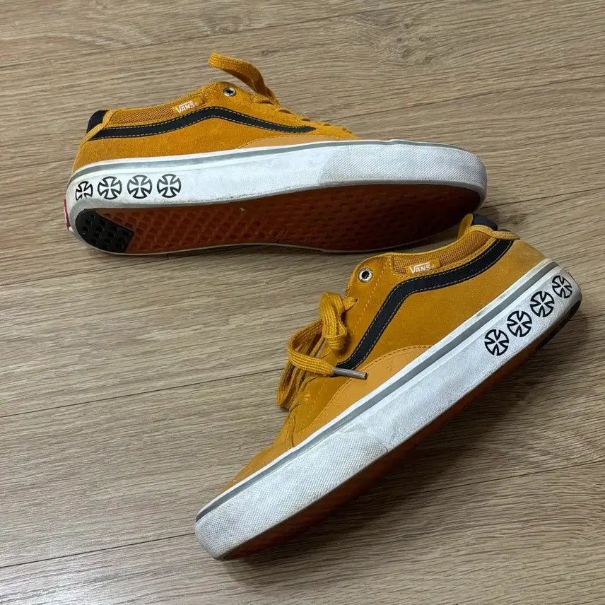 [BUNJANG] Vans x Independent Collaboration Sneakers (Size 270) / 270 반스 x 인디펜던트