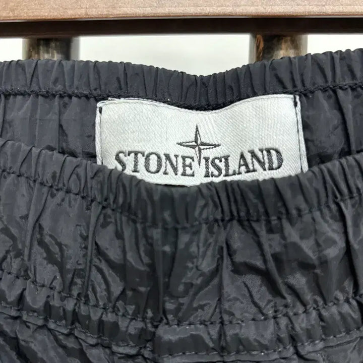 [BUNJANG] Stone Island Nylon Jogger Pants (32) / [32]스톤아일랜드 와펜패치 나일론 조거팬츠