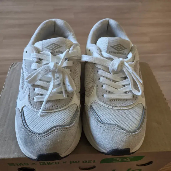 [BUNJANG] Ivory Suede Sneakers (235) / 아이보리 스웨이드 운동화 235