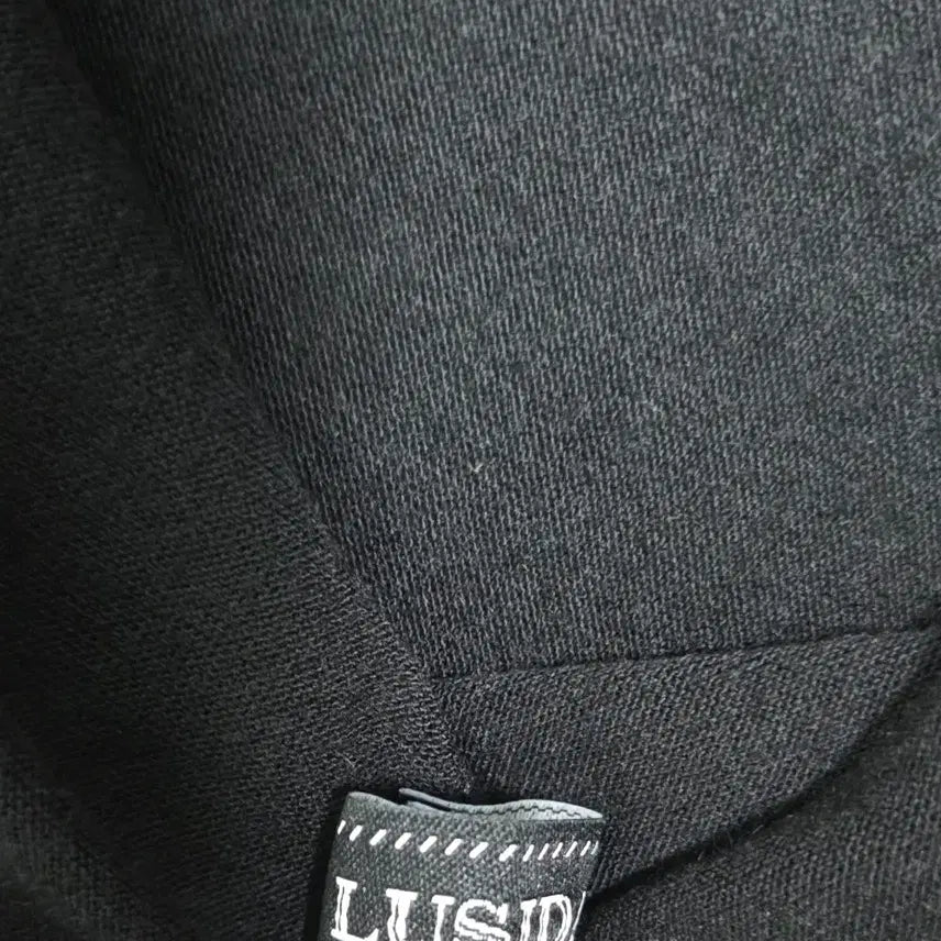 [BUNJANG] Lucida Black Short Sleeve T-Shirt / 루시다 블랙 반팔티