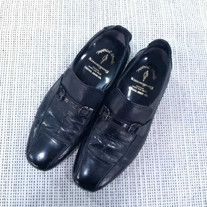 [BUNJANG] Handmade Black Loafers with Silver Buckle Detail / 개명 수제화
