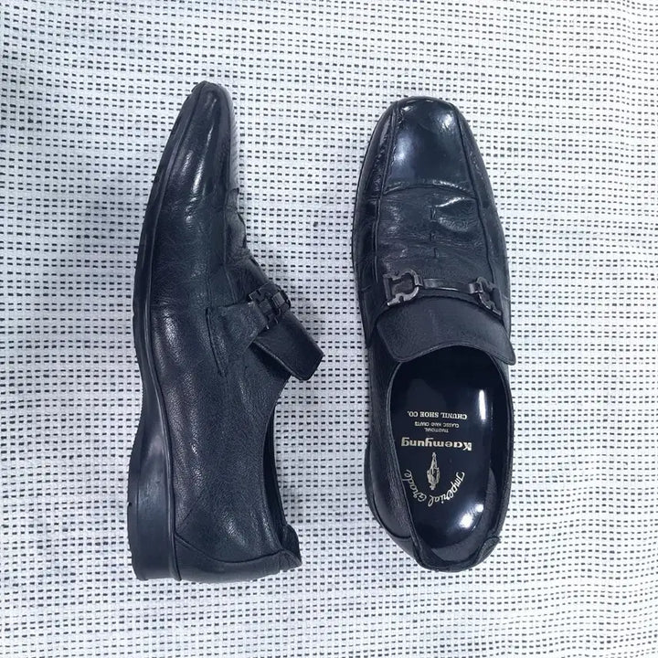 [BUNJANG] Handmade Black Loafers with Silver Buckle Detail / 개명 수제화