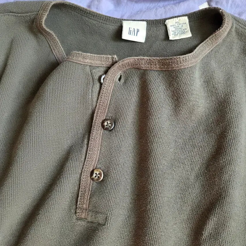 [BUNJANG] GAP Vintage Henleys Long Sleeve T-Shirt XL / GAP 빈티지 헨리넥 긴팔 티셔츠 XL